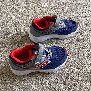 Saucony size 11 toddler boys